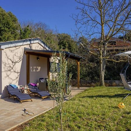 Modean In Pula - Haus Fuer 2-3 Personen Vila Exterior foto
