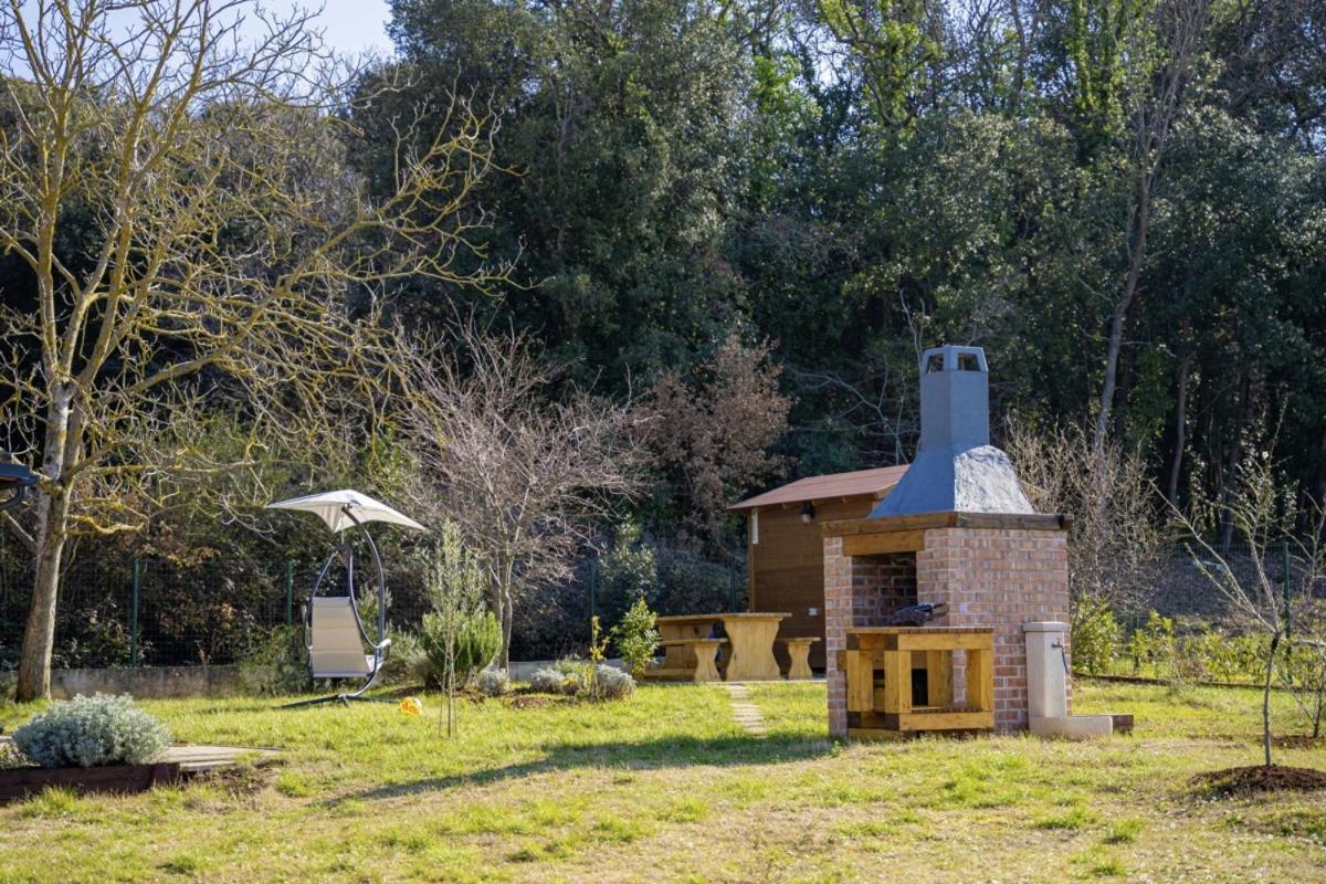 Modean In Pula - Haus Fuer 2-3 Personen Vila Exterior foto