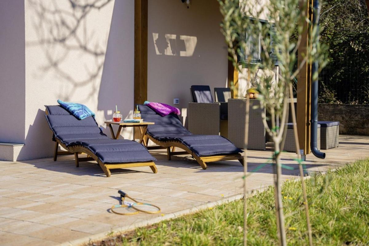 Modean In Pula - Haus Fuer 2-3 Personen Vila Exterior foto